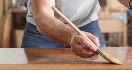 varnishing a table top